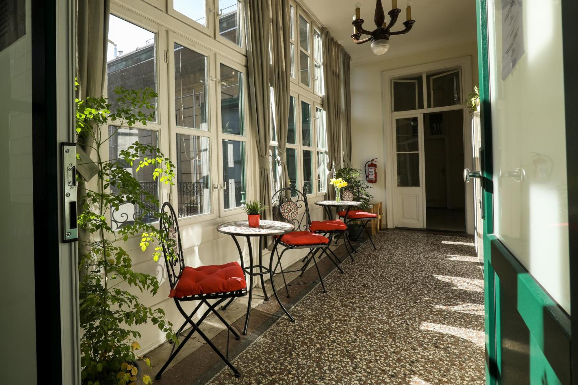 Ozone Private Rooms Budapest Eksteriør bilde